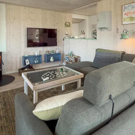 3 Bedroom Amazing In Ferienhaus *