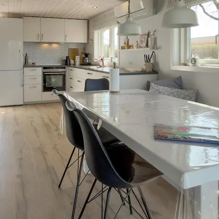 3 Bedroom Amazing In Ferienhaus